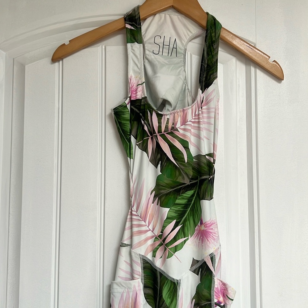 SHA yoga bodysuit with open back - size extra small